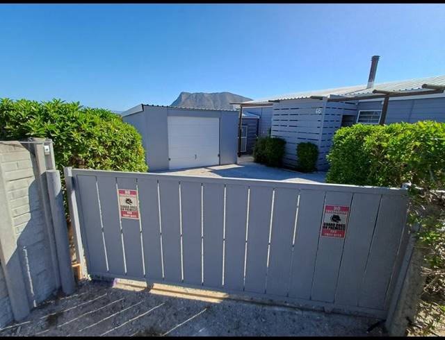 2 BEDROOM HOUSE FOR SALE IN KLEINBAAI